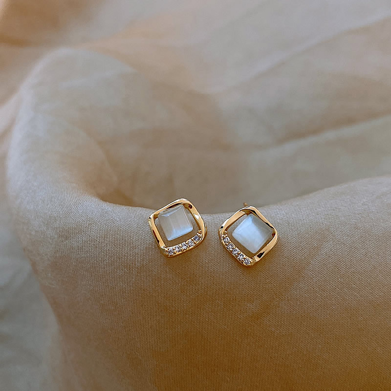 Elegante Ohrringe mit Goldmond-Kristall