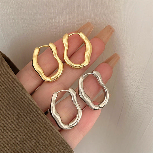 Unregelmäßige Gold- und Silber-Ohrringe im Vintage-Stil
