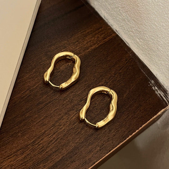 Unregelmäßige Gold- und Silber-Ohrringe im Vintage-Stil