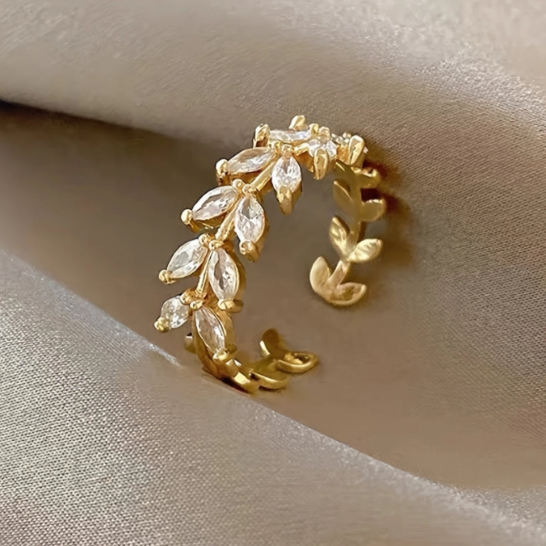 Goldring mit Zirkonia-Blättern