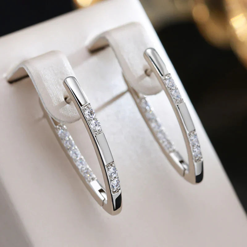 Elegante Zirkonia Ohrringe in Gold