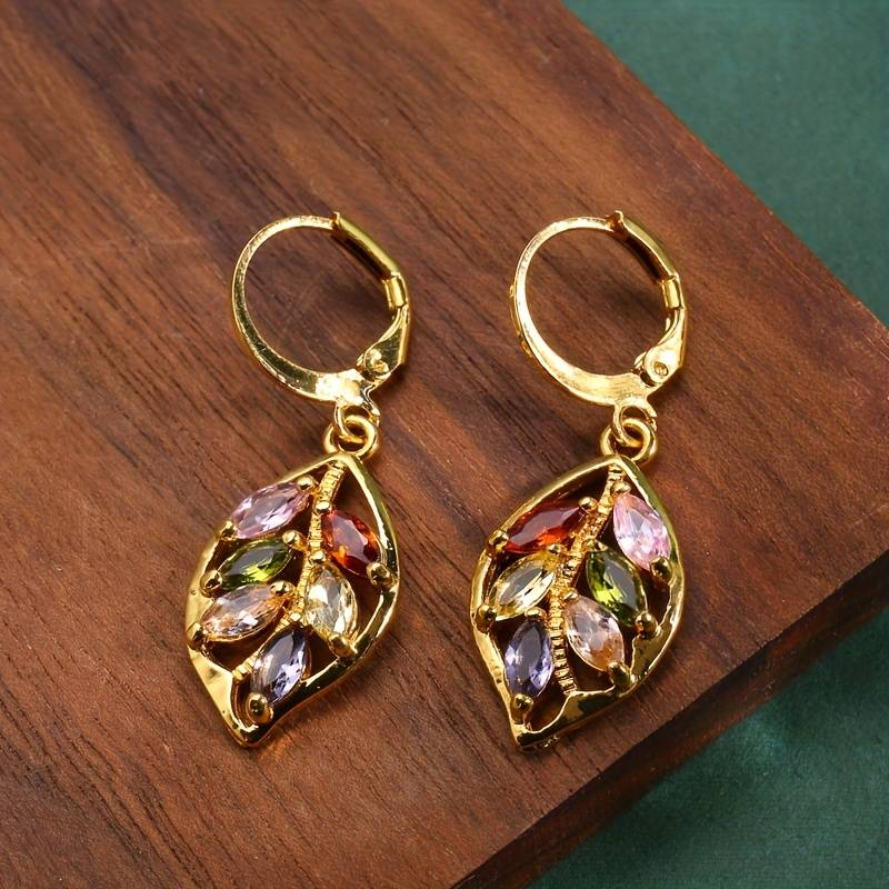 Vintage Goldohrringe mit buntem Blatt